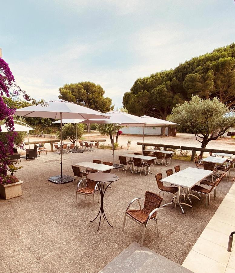 Hotel Restaurant La Plage Port-Saint-Louis-du-Rhône Exterior foto